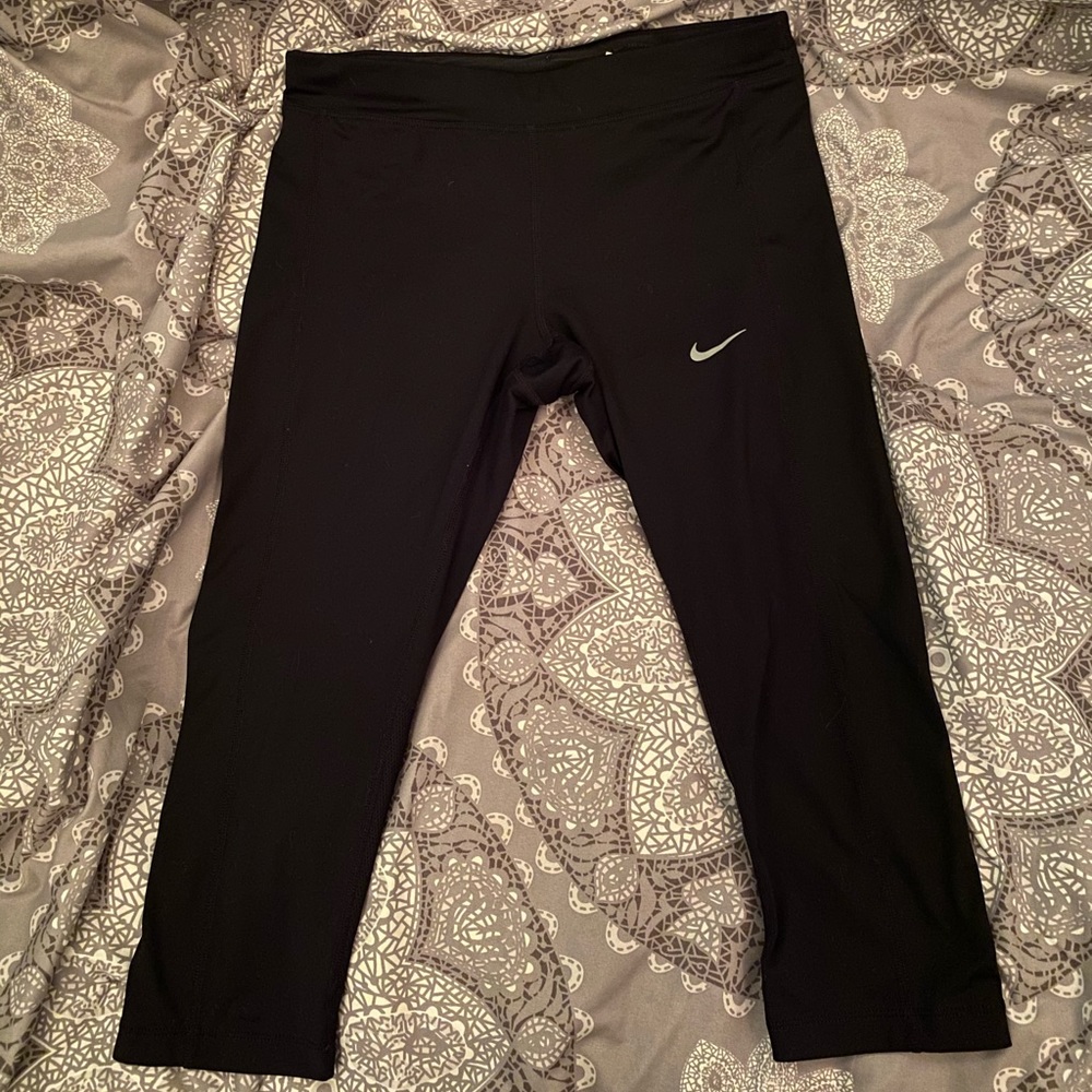 Nike dri-fit cropped leggings
